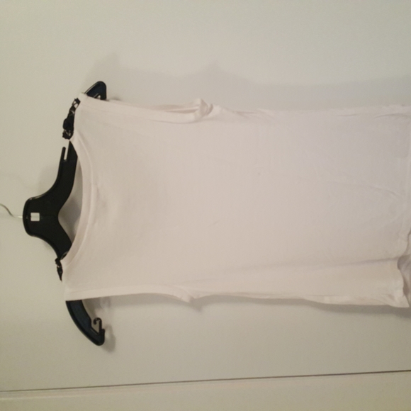 White sleeveless top with wide black collar - Picture 2 of 4